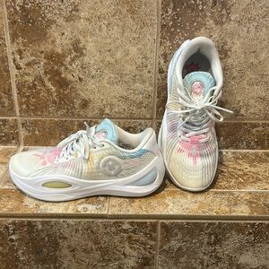 Austin Reaves Rigorer AR 1 limited edition basketball sneakers size 9